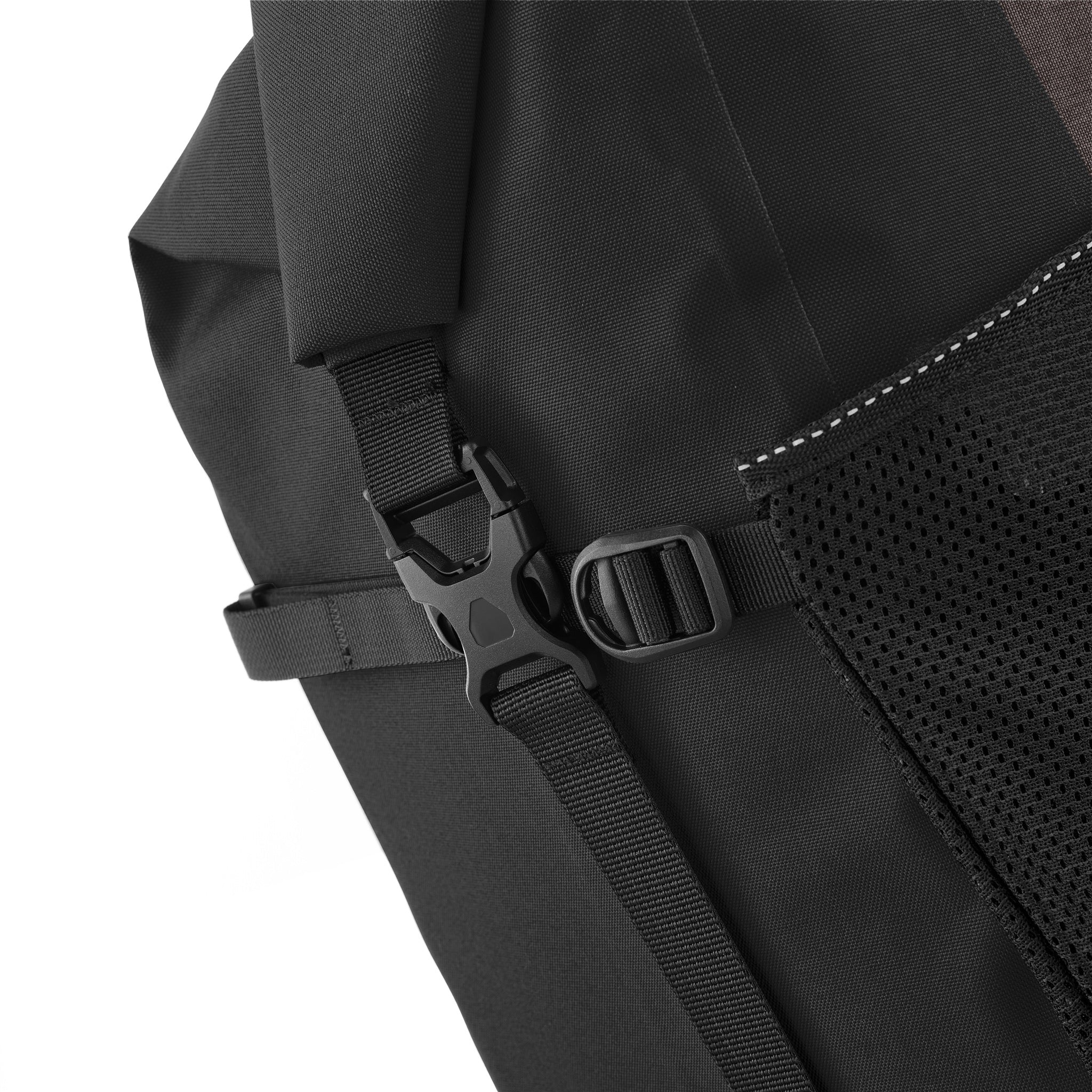 Close-up of ORTLIEB Back-Roller XL Plus QL2.2 in granite - black showing strap and buckle